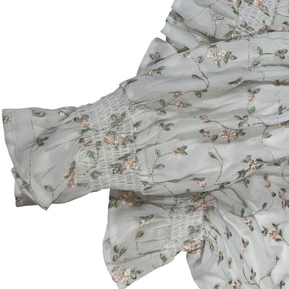 ARULA Cream Floral Blouse with Ruffle Detail - Picture 4 of 14